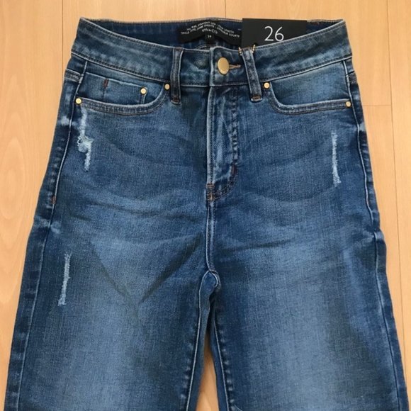 NEW RW&CO. High-rise Straight Leg Crop Blue Jeans - Picture 3 of 6